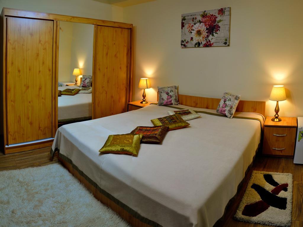 Casa Belazur Hotel Deva Buitenkant foto